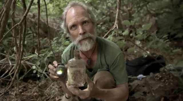 全世界最孤独的男人，凌晨3点出门捡垃圾，却让80万人大呼羡慕：“理想的生活！”