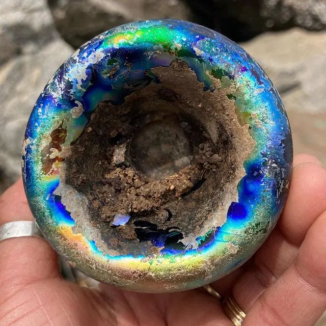 全世界最孤独的男人，凌晨3点出门捡垃圾，却让80万人大呼羡慕：“理想的生活！”