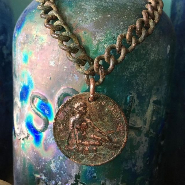 全世界最孤独的男人，凌晨3点出门捡垃圾，却让80万人大呼羡慕：“理想的生活！”