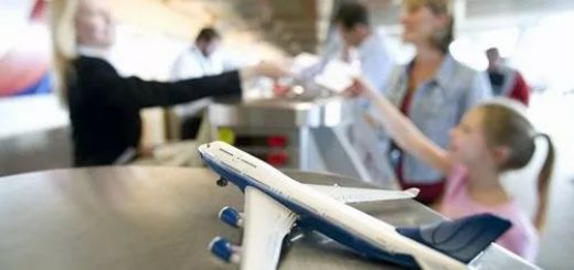 美国海关发布新规定:18岁以下入境,需要授权书!