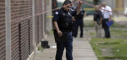 美国这个城市变战区，14小时44人中枪5死！