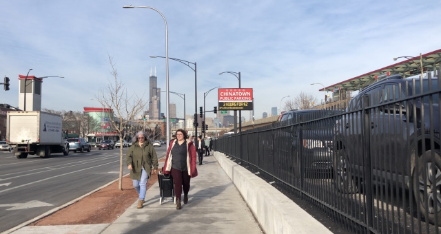 受伊州新政影响中国城公共停车场涨价