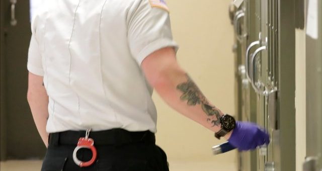 芝加哥一监狱暴发聚集性感染 逾三百人确诊