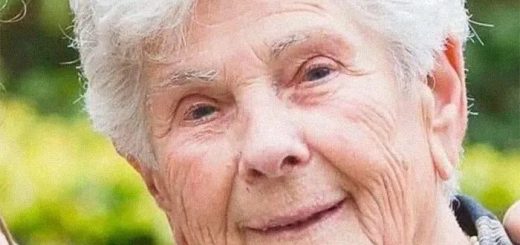 90岁奶奶感染后拒绝呼吸机：留给年轻人吧，我的一生已经很美好了