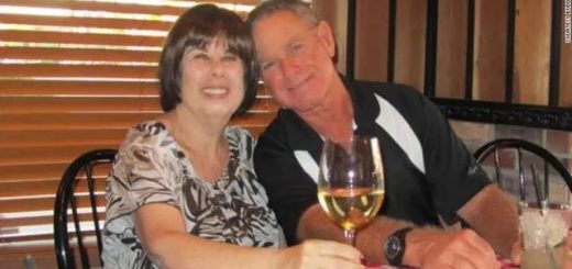 51年相濡以沫,老夫妇俩患新冠后手牵手6分钟内相继离世