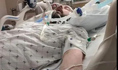 “感觉自己脸被锯成两半...” 当他们在ICU里成功战胜新冠，却陷入一场幻觉...