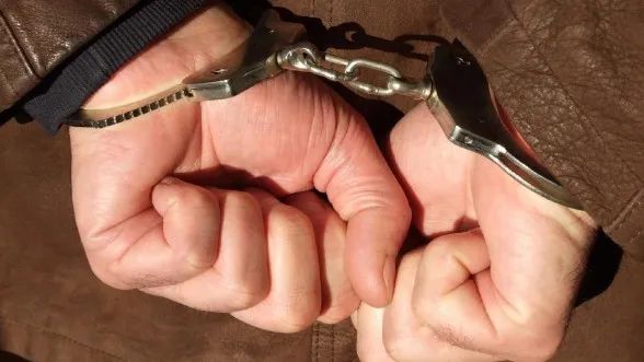 疫情下 华人夫妇惨遭抄家 全部财产充公! 20年奋斗一夜成空!