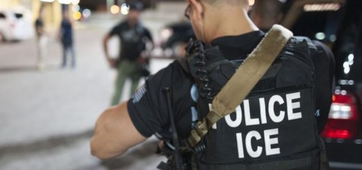 ICE向洛杉矶122个企业发检查通知,这样的行动离亚城还会远吗?