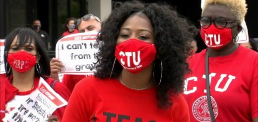 在教师罢工的威胁下,芝加哥公立学校将在新学年开始时采用远程教学