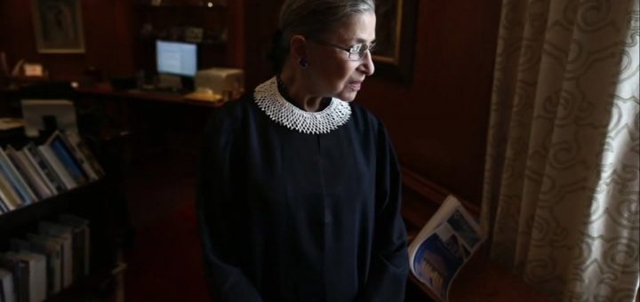 芝加哥向已故最高法院的大法官露丝·巴德·金斯伯格致敬