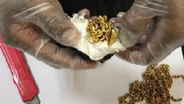 太拼了! 过海关被拦 直肠里抠出一堆金条! 华人女子美国遭遣返