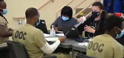 距离选举日还有两周多，芝加哥扩大开展提前投票的活动