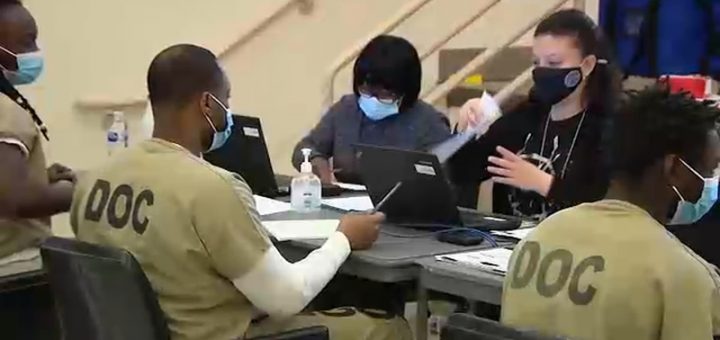 距离选举日还有两周多，芝加哥扩大开展提前投票的活动