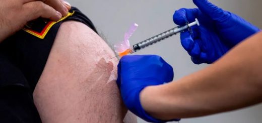 重磅！FDA正式批准首个新冠疫苗！这在美国意味着什么？