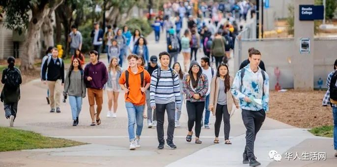 全是机器人发帖，加州侦破助学金欺诈，竟又6万假学生