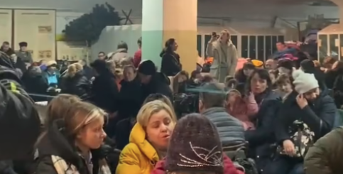 泪目！人肉拦坦克，自爆炸桥梁，宁死也要骂…他们为了乌克兰而战