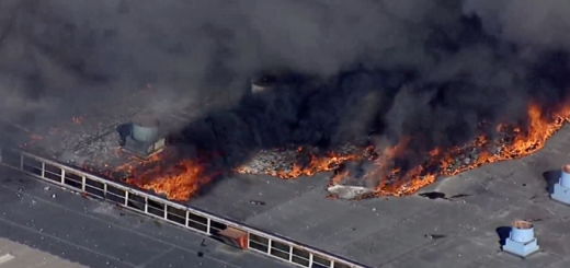 俄亥俄金属厂恐怖爆炸! 天空下"金属雨" 1死13重伤! 泄漏污染水达400万升!