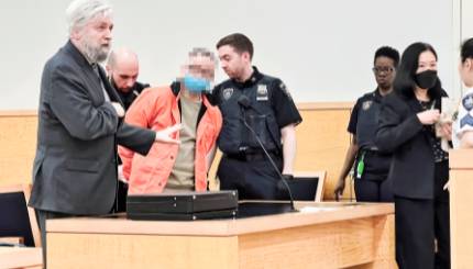 美国华人男子开按摩店赚大钱，怀疑女友出轨后将其割喉