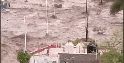 死亡飓风登陆! 海浪飙到12米 超市被抢空 数百航班取消! 4200万人恐受灾!